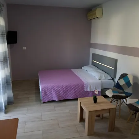 Apartmán Toulas & Apts No2 *