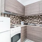 Toulas & Apts No2 *