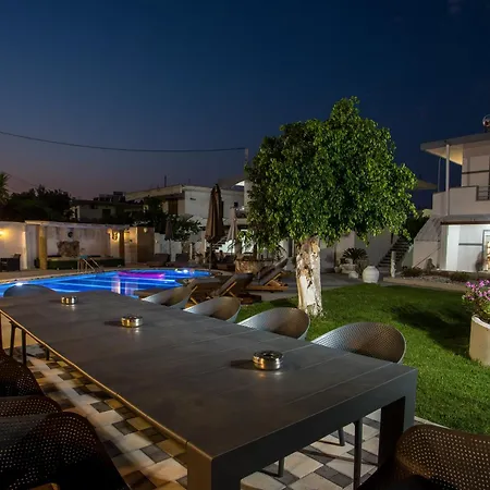 Toulas & Apts No2 *